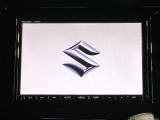 【大画面ナビ】人気の大型8インチナビを装備。存在感のある大画面はインパクト大!ナビ利用時のマップ表示は見やすく、テレビやDVDは臨場感がアップ!いつものドライブがグッと楽しくなります♪