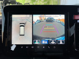 後退時の安全をサポートするバックモニター。駐車や狭い場所での取り回しがスムーズに行え、安心して運転できます。