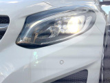 ●LEDヘッドライト:夜間走行時も良好な視界を確保し安心して運転できる高輝度LEDヘッドライトを装備!点灯速度が早く、消費電力も抑えられています。