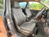 運転席シート廻りは使用感も少なく、良好な状態となっています。丁寧に使われていたことがよくわかりますね。