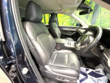 【運転席10WAYパワーシート】リクライニングからシートリフターまで、スイッチ一つで簡単にシートの微調整が可能!自分に最適なシートポジションにセットして、快適なドライブをお楽しみください。