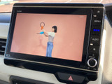 停車時にTV視聴が可能なエンターテイメント機能。お子様連れのご旅行など、移動時間を有効活用できます。安全のため、走行中は自動的にOFFになります。