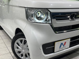 【LEDヘッドライト】悪天候や夜間走行時も良好な視界を確保し安心して運転できる高輝度LEDヘッドライトを装備!点灯速度が早く、消費電力も抑えられています。