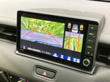 後退時の安全をサポートするバックモニター。駐車や狭い場所での取り回しをスムーズに行えます。