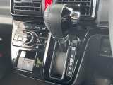 【 シフト 】スムーズなシフトチェンジで快適にお車を操縦していただけます!//