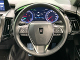 【純正革巻きステアリング】上質な革を使用することで、手にしっかり馴染みとても運転しやすいハンドルです♪