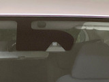【エマージェンシーブレーキ】走行中に前方の車両等を認識し、衝突しそうな時は警報とブレーキで衝突回避と被害軽減をアシスト。より安全にドライブをお楽しみいただけます。