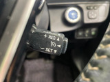 【クルーズコントロール】高速道路もラクラク走行。アクセルを離しても一定速度で走行ができ、長距離運転時の負担を軽減!加速・減速も簡単なスイッチ操作で調整できます。