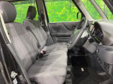 運転席シート廻りは使用感も少なく、良好な状態となっています。丁寧に使われていたことがよくわかりますね。