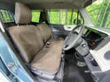 運転席シート廻りは使用感も少なく、良好な状態となっています。前オーナー様が丁寧に使っていたことがよくわかりますね。