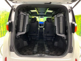 普段のお買い物や通勤、送迎等に十分な荷室スペースを確保しております。セカンドシートを倒すと、大きな荷物の積載も可能です♪
