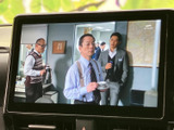 高画質の地図画面で、スムーズなナビゲーションを実現します。最新の交通情報に対応し、快適なドライブをサポートします。