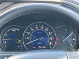視認性の高いメーターデザインで、大切な情報をひと目で確認できます。運転中の情報把握をスムーズにし、安全運転をサポートします。