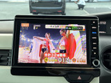 停車時にテレビ放送を視聴できます。待ち時間や休憩時間など、ちょっとした空き時間に楽しむことができます。家族みんなで楽しめるひとときを。