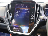 お車選びをお楽しみ頂けるよう、在庫車の展示スペースを十分に確保しております。