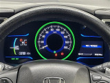 【メーターまわり】ドライバーから見やすい位置にあって安全運転に寄与します。マルチインフォメーションディスプレイでは、クルマに関する情報の確認はもちろん、各種安全機能・装備のON/OFFも設定可能。