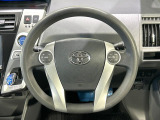 インテリアに合わせたデザインのステアリングは、運転される方のことも考え、運転しやすい形状、大きさです。是非一度、実際に触ってお確かめください。