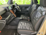 運転席からの視界も良好で、安全な運転をサポート。細部までこだわったデザインが見て取れます。