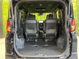 普段のお買い物や通勤、送迎等に十分な荷室スペースを確保しております。セカンドシートを倒すと、大きな荷物の積載も可能です♪