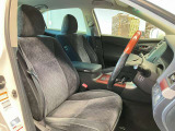 運転席も広々としており運転しやすい環境を実現しています☆室内クリーニングも実施済みです。
