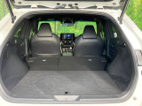 【パワーバックドア】スマートキーや運転席のボタンを押すだけでリアゲートが自動で開閉します!荷物を持っている時や、高い位置にあるバックドアを閉める際に便利な機能です♪