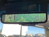 【デジタルインナーミラー】後席の大きな荷物や同乗者で後方が確認しづらい時でも安心!カメラが撮影した車両後方の映像をルームミラー内に表示。クリアな視界で状況の確認が可能です!