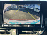 後退時の安全をサポートするバックモニター。後方視界を広げ、駐車や狭い場所での運転を安心に変えます。