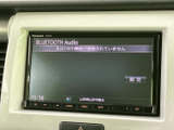 多彩な機能が搭載されたオーディオ画面。スマートフォン連携やナビゲーション機能も利用可能です。充実したエンターテイメント空間で快適なドライブをお楽しみください。