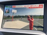 停車時にテレビ視聴が可能。お子様の飽きさせない空間作りにも役立ちます。旅路をより楽しくしてくれる機能です。
