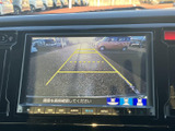 駐車時の後方確認をサポート。狭い場所でも安全にバックを入れられ、万が一の事故を防ぎます。