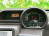 操作しやすいステアリングで、運転中の細かな操作もスムーズに行えます。快適なドライビングをサポートする使いやすさです。
