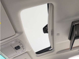 【ツインサンルーフ】サンルーフ装備車両!高級感もアップ、大人気オプション解放感溢れる快適なドライブをお楽しみください♪