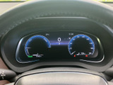 運転に必要な情報を分かりやすく表示するメーター。視認性の高いデザインで、安全運転をサポートします。走行状況が一目で確認できます。