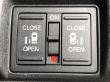 【両側パワースライドドア】スマートキーや運転席のスイッチで後席両側スライドドアの開閉が可能♪電動だから力を入れてドアを開ける必要が無く、小さなお子様でも簡単に開け閉めでき快適です♪