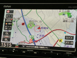 目的地までのルートをスムーズに案内。リアルタイム交通情報も確認でき、安心ドライブをサポートします。長距離移動にも最適です。