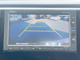 【バックカメラ】駐車時に後方がリアルタイム映像で確認できます。大型商業施設や立体駐車場での駐車時や、夜間のバック時に大活躍!運転スキルに関わらず、今や必須となった装備のひとつです