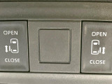 【両側パワースライドドア】スマートキーや運転席のスイッチで後席両側スライドドアの開閉が可能♪電動だから力を入れてドアを開ける必要が無く、小さなお子様でも簡単に開け閉めでき快適です♪