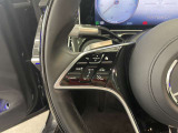 メモリー付きパワーシートが装備されている車両はシートの位置・ドアミラーの角度・ハンドルの位置を3名まで記憶出来ます。