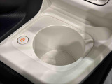 (前席/掘り込み式)ホットカップホルダー☆保温付で温活が車内でも実現♪600mlのペットボトルまで対応しておりスイッチ1つで温かい飲み物は保温を、冷たい飲み物は常温にしてくれます