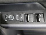 運転席のスイッチ類です。