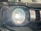 【LEDヘッドランプ】明るいライトが夜間の安全運転をサポートします。消費電力も少なく長寿命です。