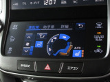 運転席&助手席シートヒーターが付いてます。寒い冬でもスイッチONで座面をあたたかくして、ドライブをさらに快適にしてくれます。