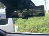防眩式ミラーに切り替える事もできます