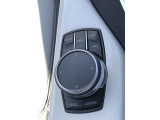 iドライブコントロール。手元で車の機能を直感的に操作できます。
