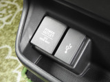 ★USBジャック★USBポートを装備しており、スマートフォンやタブレットの充電、音楽再生などに対応。★アクセサリーソケット★12V対応の車載アクセサリーをご利用いただけます!