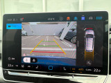 バックカメラも鮮明に映るため、駐車時の安心感が増します。
