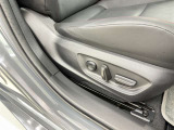 パワーシート搭載。微妙な調整が手軽にでき、ピッタリのポジションで運転することが可能です。