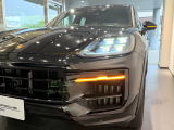 手厚いサポートを提供する「ポルシェ自動車保険」を取り扱っております。オリジナル補償(無償)が付帯し、万が一の際も正規販売店ならではの確かな安心でオーナー様を支えます。保険選びもお気軽にご相談ください。