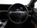 各操作スイッチなどもハンドルから手を放すことなく操作可能で安全運転に支援いたします!