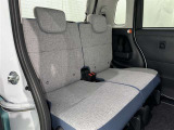 後部座席も当然、綺麗・清潔に仕上げております。内装の綺麗なお車は気持ちが良いですし、コンディションのいい車が多いです。